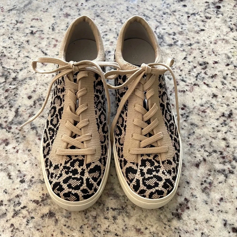 Rothy's Little Dessert Cat Lace Up Wmns 8.5 Tan Black Animal Print Knit Sneaker